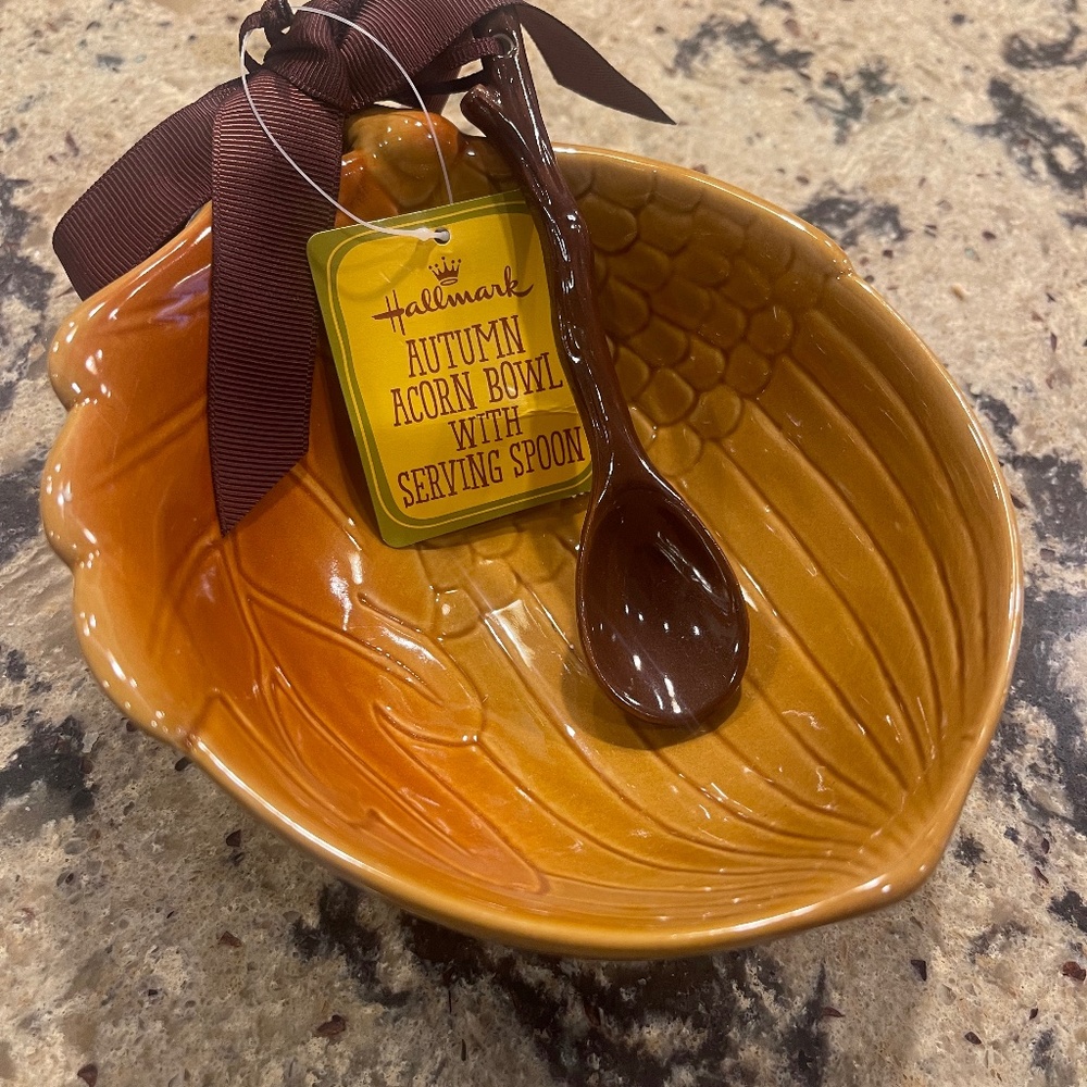 NEW Hallmark Acorn bowl with spoon